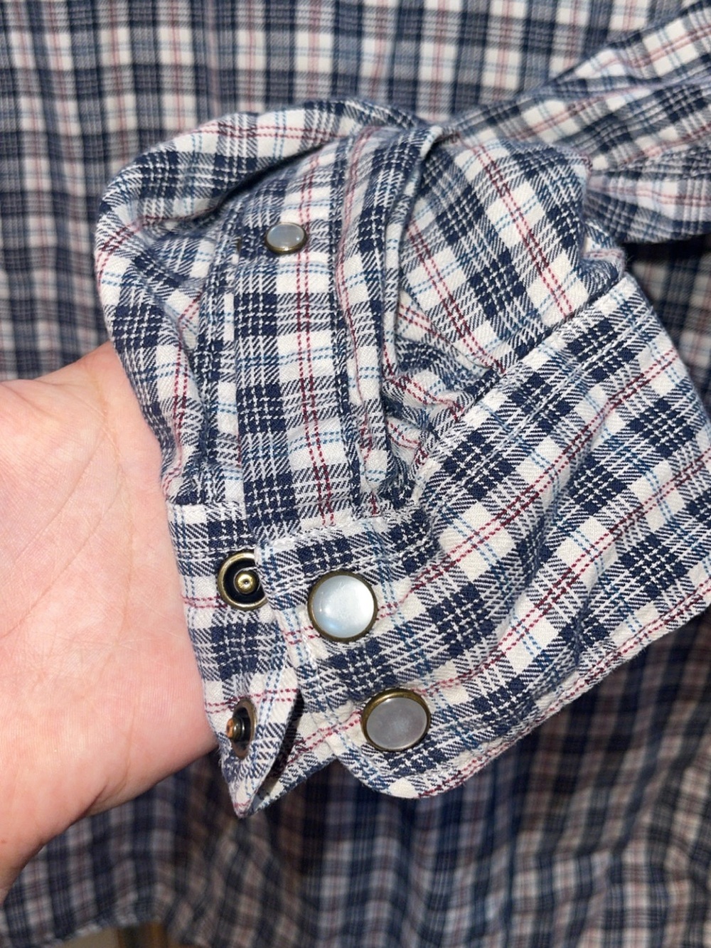 Men’s Old Navy Plaid Pearl Snap Button-Up Shirt - Picture 7 of 7